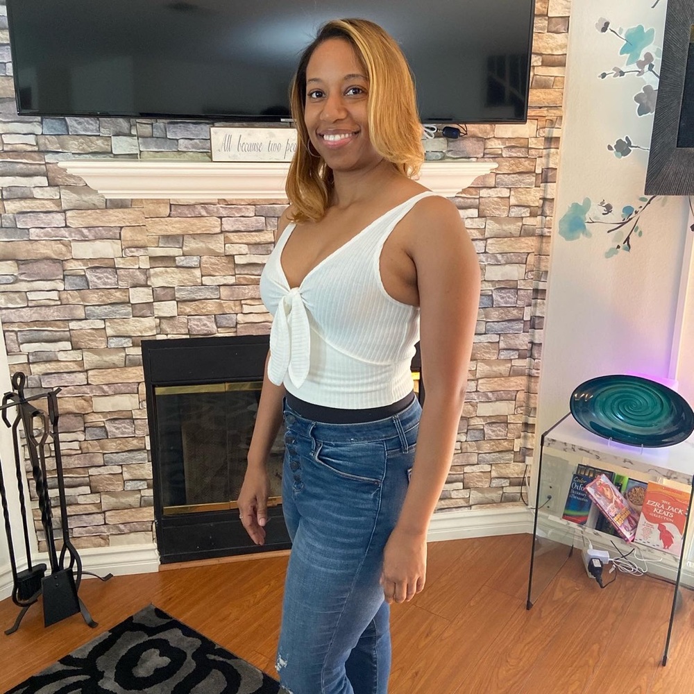 Meet your Posher, Monique